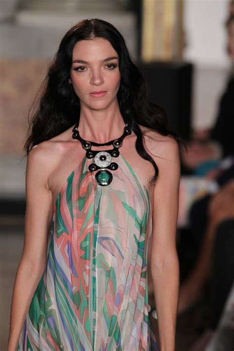 mariacarla boscono versace